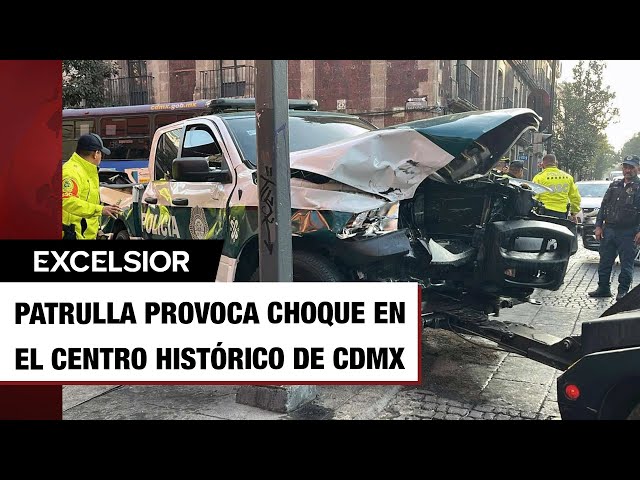 ⁣Patrulla se pasa el alto y choca contra camioneta en el centro de CDMX