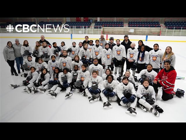 ⁣How this hockey charity gets young girls on the ice