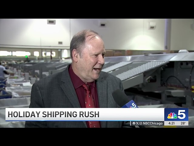 ⁣Naperville postal workers weather holiday shipping rush