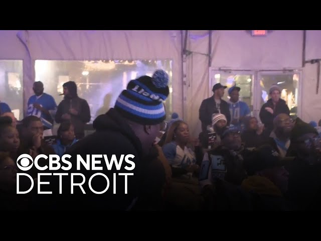 ⁣Detroit Lions fans brave the cold to watch Thursday's game against the Green Bay Packers