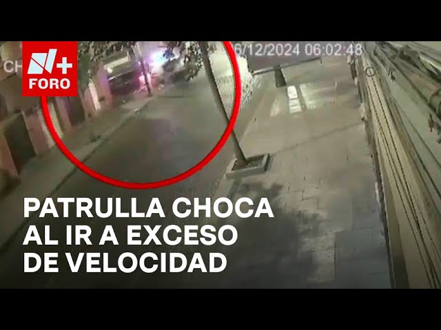 ⁣Momento en que patrulla choca contra camioneta por exceso de velocidad - Paralelo 23