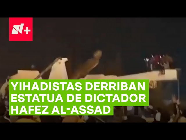 ⁣Momento en que yihadistas derriban estatua de dictador Hafez Al Assad en Siria - N+