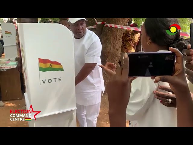 ⁣#Election2024: NDC Flagbearer John Dramani Mahama casts his ballot in Bole