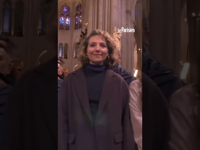 ⁣Les sauveurs de Notre-Dame ovationnés par les invités présents dans la cathédrale