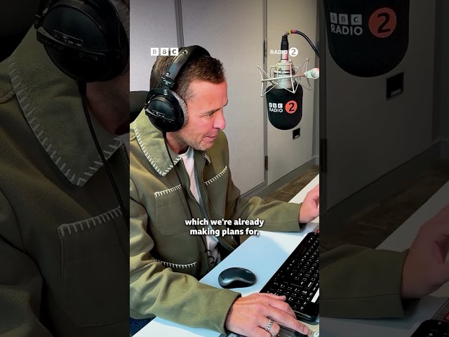 ⁣Scott Mills says goodbye on his final afternoon show before moving to breakfast.