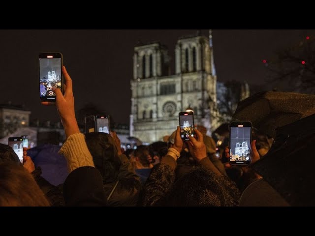 ⁣Notre Dame Kathedrale feierlich wiedereröffnet, ohne Scholz