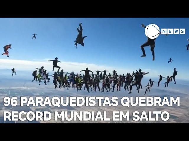 ⁣96 paraquedistas quebram recorde mundial em salto nos Estados Unidos