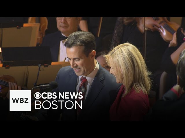 ⁣WBZ-TV's David Wade and Lisa Hughes ring in the holiday season with the Boston Pops