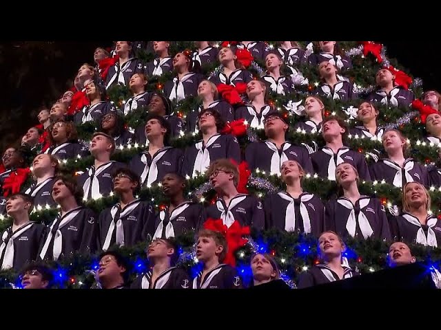 ⁣No Comment : aux États-Unis, une chorale dans un immense sapin de Noël