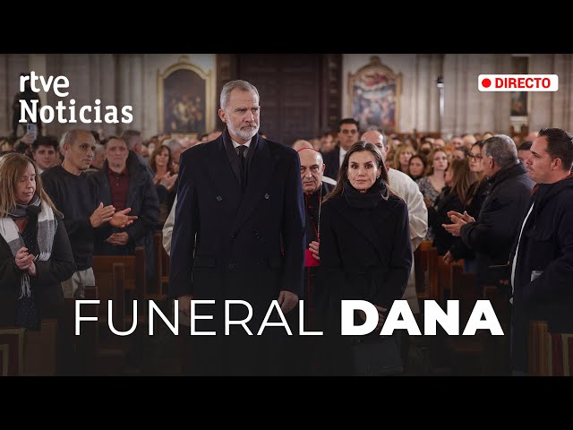 ⁣FUNERAL DANA: LOS REYES ASISTEN a la MISA de VALENCIA por las VÍCTIMAS | RTVE Noticias