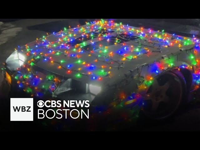 ⁣Massachusetts police warn about Christmas lights on cars