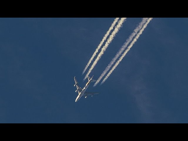 ⁣Faktencheck: Wurde ein deutscher Pilot gefeuert, weil er keine Chemtrails versprühen wollte?