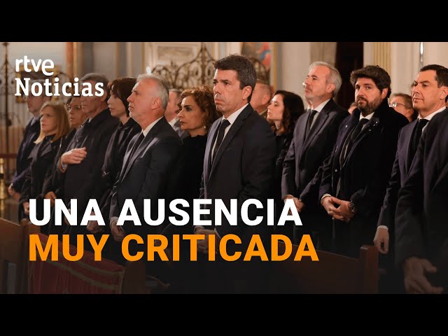 ⁣FUNERAL DANA: La OPOSICIÓN critica la AUSENCIA de PEDRO SÁNCHEZ a la misa de VALENCIA | RTVE