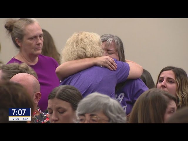 ⁣Emotional reaction as Lewisville ISD closes 5 schools