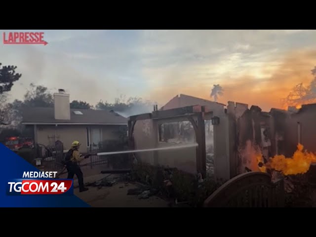 ⁣Incendi in California, a Malibù bruciano le ville multimilionarie