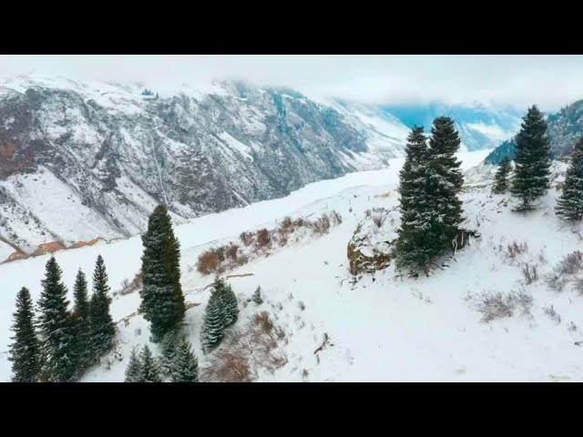 ⁣TalkXinjiang｜Zhaosu Jade Lake after some snow