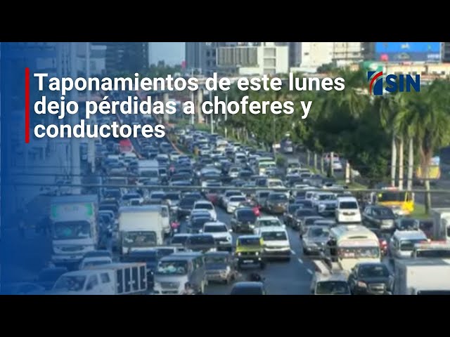 ⁣Taponamientos de este lunes dejo pérdidas a choferes y conductores