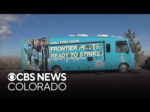 ⁣Frontier Airlines pilots demonstrate after voting to authorize a strike