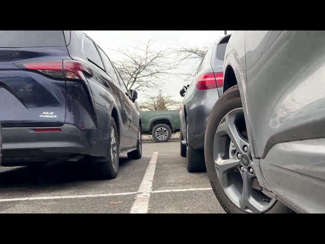 ⁣Drivers more stressed in parking lots: ICBC