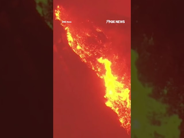 ⁣Massive wildfire explodes near college in California as students flee to safety