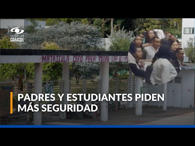 ⁣Encapuchados fueron expulsados de una ceremonia de grados en la Universidad Nacional