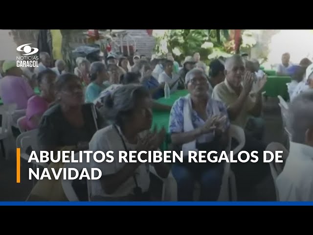 ⁣Abuelitos en Neiva reciben regalos de Navidad: así transcurrió la jornada en la comuna 10