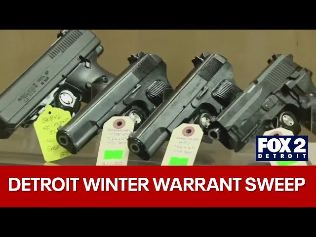 ⁣Detroit police flood the streets, arrest over 100 people during winter warrant sweep