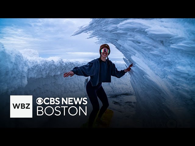 ⁣Rime ice forms waves on summit of Mount Washington