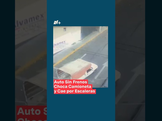 ⁣Auto sin frenos choca camioneta y vuela sobre Tlalnepantla #nmas #shorts #edomex