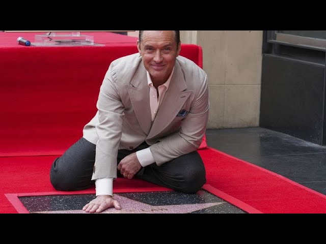 ⁣No Comment : Jude Law reçoit son étoile sur le Hollywood Walk of Fame