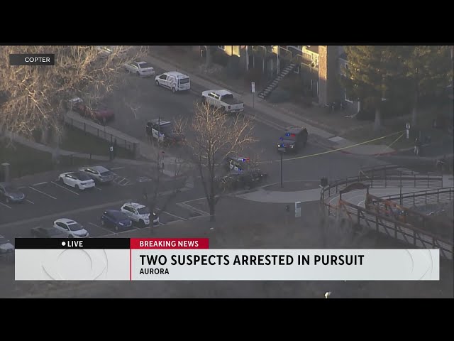 ⁣Two robbery suspects arrested after Aurora police chase