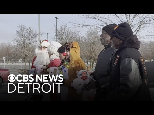 ⁣Southfield police spread holiday cheer with toy and clothing giveaway