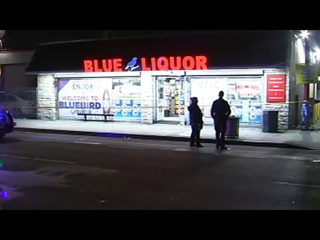 ⁣Employee at Bluebird Liquor store in Hawthorne stabbed while trying to stop shoplifters, police say