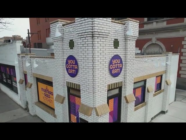 ⁣Monument Moment: One of Chicago's earliest White Castle restaurants