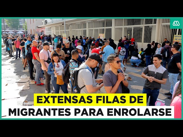 ⁣Extensas filas de migrantes para enrolarse en el Registro Civil