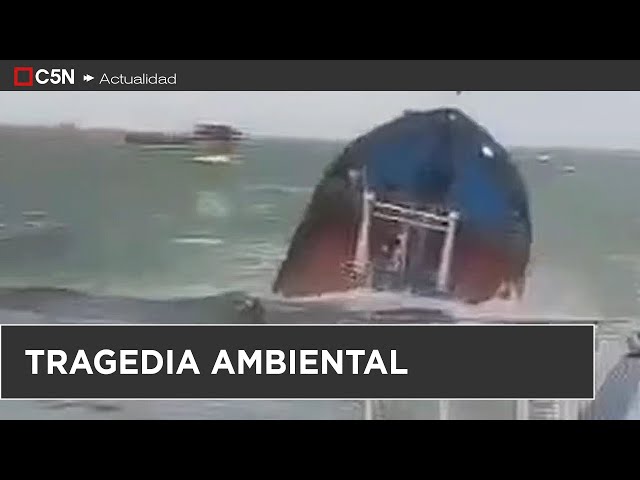 ⁣TRAGEDIA AMBIENTAL en el MAR NEGRO: se HUNDIERON dos BUQUES PETROLEROS