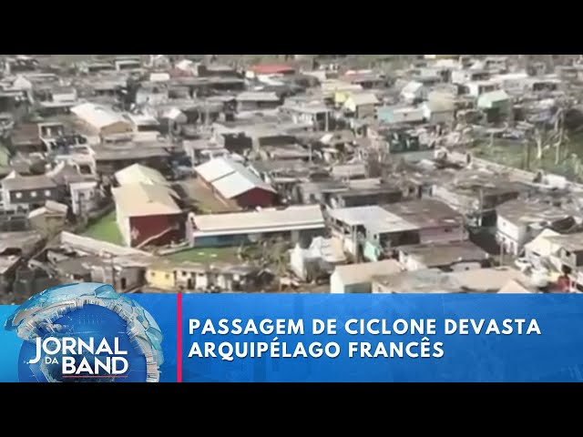 ⁣Passagem de ciclone devasta arquipélago francês | Jornal da Band