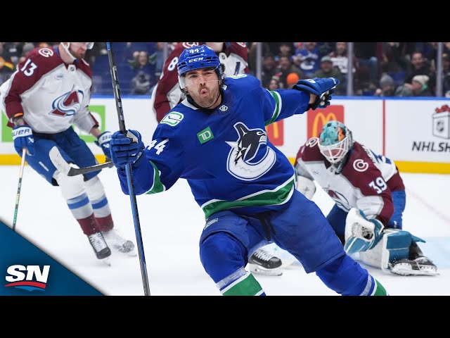 ⁣Canucks' Kiefer Sherwood Notches First Career Hat Trick vs. Avalanche