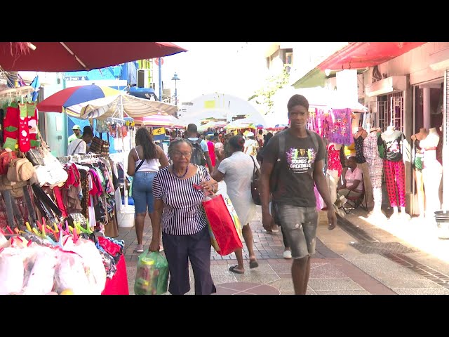 ⁣Vendors expecting last minute Christmas shopping rush