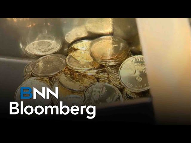 ⁣Loonie dips below 70 cents U.S.