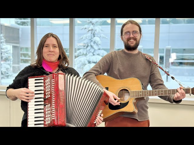 ⁣Manitoba musicians help hospital patients heal during holidays