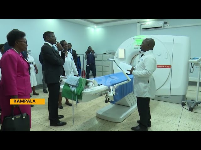 ⁣KATIKKIRO VISITS THE WOMEN'S HOSPITAL-MULAGO: CALLS ON GOVERNMENT TO FIGHT DRUG THEFT