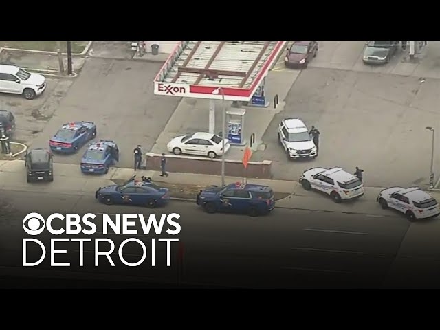 ⁣Metro Detroit man's car shot at in road rage incident on Southfield Freeway