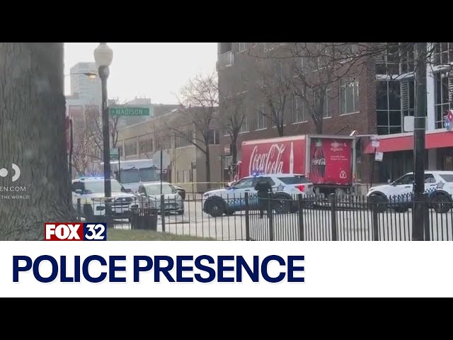 ⁣Heavy police presence near Coca-Cola delivery truck in the West Loop