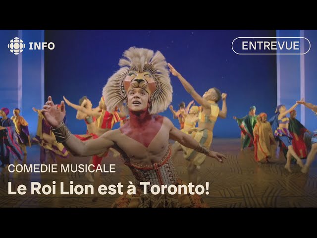 ⁣Il est marionnettiste et danseur dans la comédie musicale « Le Roi lion » à Toronto