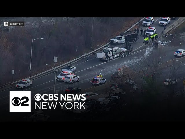 ⁣Long Island Expressway reopens after deadly morning crash