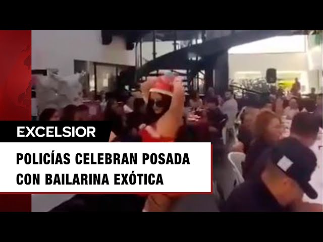 ⁣Policías celebran posada con bailarina exótica