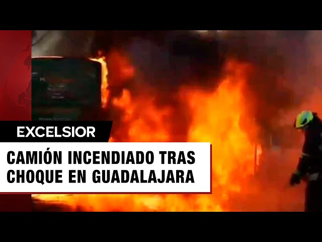 ⁣Camión de transporte público se incendia; pasajeros denuncian que conductor los abandonó