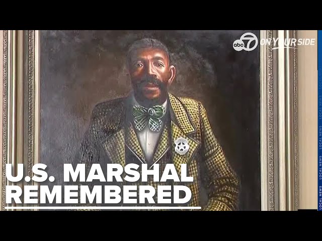 ⁣Arkansas honors Black lawman Bass Reeves with portrait unveiling at state capitol