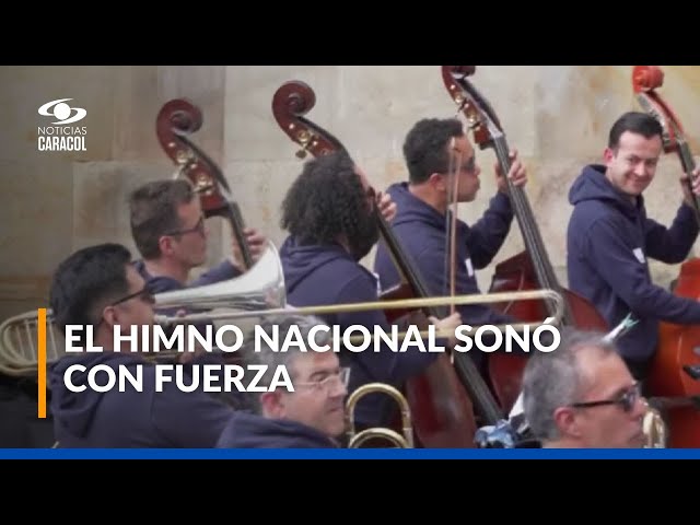 ⁣Protesta musical ante el Congreso de la República por el hundimiento de la ley de financiamiento